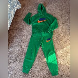 Men’s Nike Green Sweatpants & Hoodie Set
